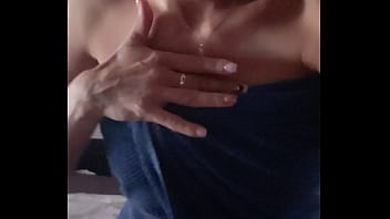 Petit avant goût de ma sortie de douche pour la suite non censuré passe vite