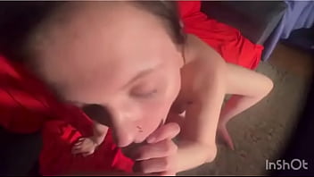 Soon as the door closei make 'em curl toes they all wanna get chosei know they like it hot that's why i keep it hots