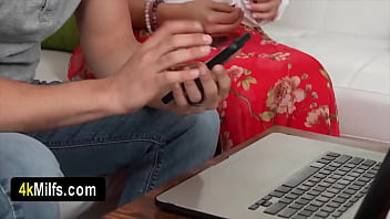 Hot stepmom offers her trembling pussy for taboo fucking