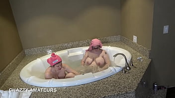 Juliette love and artemesia bathe together