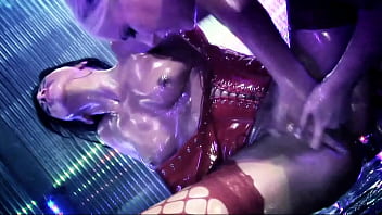 Lolly and amber oil up for a lesbian fuckfest