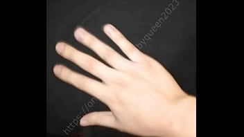 Metiendole dedo a la otaku ninfomana