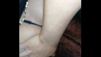 Metiendole dedo a la otaku ninfomana