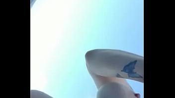 Coucou petite vidéo coquine en cadeau pour tout le monde