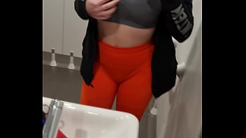 Que pensez vous de ma nouvelle tenue de sport on valide ou quoi