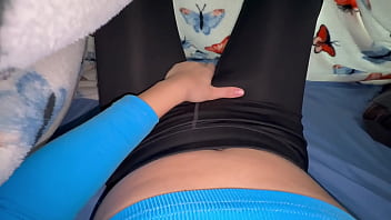 Belly button fetish latina body