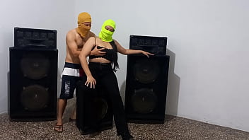 Trio De Musicos El Guitarrista Llamo A Su Amiga Para Tener Sexo Luego Pidio Compañia De Un Macho Pesado Para Acompañar El Sexo De Fantasia Trio Real Casero De Musicos Calientes thumbnail