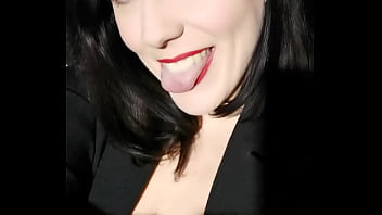 Encore au salon érotique d'arras aujourd'hui venez me voir