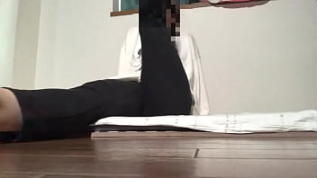 ヨガしてたらムラムラしてきて触ってイキまくる可愛い女