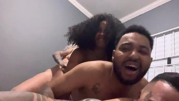 Fomos No Churrasco Na Casa De Um Casal De Amigos E Acabamos Todos Na Cama Numa Suruba Gostosa Pau Latejando E Buceta Toda Babada De Porra’ thumbnail