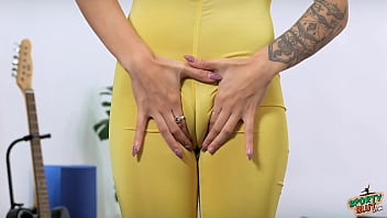 Huge and puffy cameltoe skinny babe in tight bodysuit