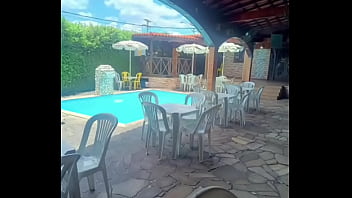 E hoje o pau quebra bota