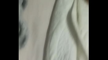 Casal se filmando fazendo amor com sexo anal é esposa gozando muito