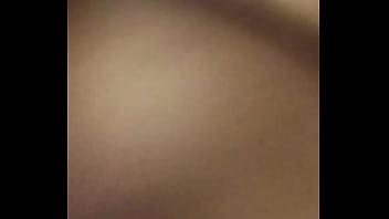 Casal se filmando fazendo amor com sexo anal é esposa gozando muito