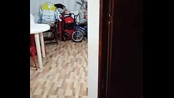 Sexo real llego a mi casa y encuentro a mi esposo con la vecina