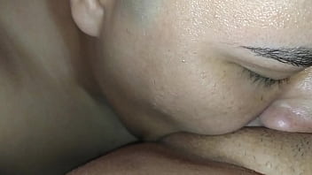 My cuckold show me his beautiful eyes while cleaning up my pussy from fucking with other men