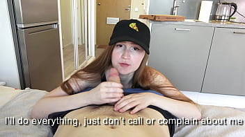 The delivery girl ate the pizza and paid back with a hot pussy