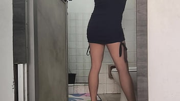 Homemade i spy on myself in the bathroom while i touch myself