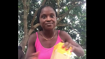 Crazybitch loves to unbox packaged infront of strangers