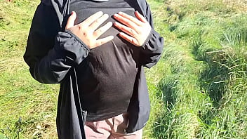 Took my stepsister outdoors she gave me a blowjob and i filled her tongue with cum