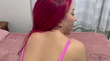 Estava sem calcinha ele subiu minha saia e me fodeu tanto fiz uma espanhola até ele encher meus peitões de porra