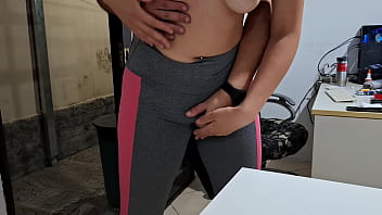 Masturbating her camel toe on the table with the neighbor's help