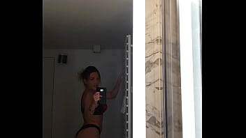 Tenue de mon tournage d'aujourd'hui mes chocos tu aimes mes sous vêtements