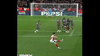 Inglês se alimenta do bumbum da menina espanhola