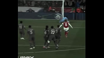 Inglês se alimenta do bumbum da menina espanhola