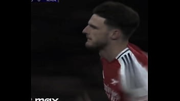 Inglês se alimenta do bumbum da menina espanhola