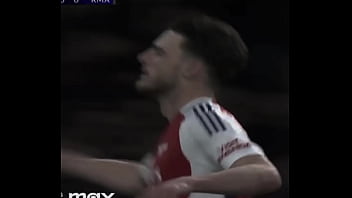 Inglês se alimenta do bumbum da menina espanhola