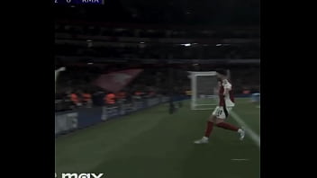 Inglês se alimenta do bumbum da menina espanhola