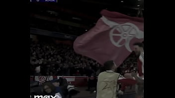 Inglês se alimenta do bumbum da menina espanhola