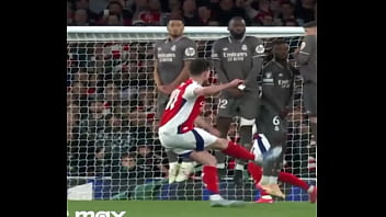 Inglês se alimenta do bumbum da menina espanhola