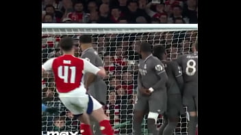 Inglês se alimenta do bumbum da menina espanhola