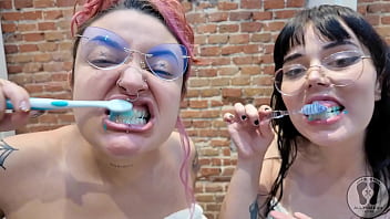 4k gg dental hygienist fetish toothbrushing dental thread