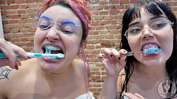 4k gg dental hygienist fetish toothbrushing dental thread