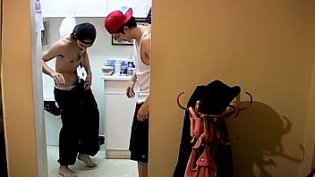 Dom Boy Porn Fuck Twink Movies Ian & Dustin Desperate To Piss thumbnail