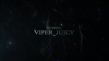 A hot dap with the beautiful viper juice in a 3 on 1