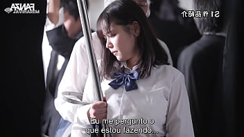 Gostosa peituda é tocada no trem e pede pra ser comida com legendas