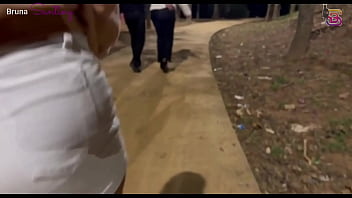 Mais um dia eu sendo puta de corno no gloryhole completo no red2