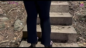 Mais um dia eu sendo puta de corno no gloryhole completo no red2