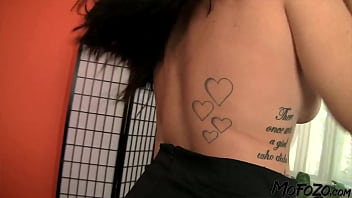 Brunette amateur gets the cum in her mouth