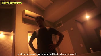 Mirando netflix con mi mejor amiga mientras esta acostada en mi regazo