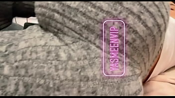 Bonsoir mes bébés venez vous lover entre mes jambes c’est chaud et serré à