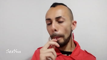 Fetiche De Chupando Un Dulce thumbnail