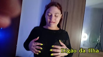 Fodendo a buceta dessa rabuda de 4 ela sentou mamou e gozou no meu pau