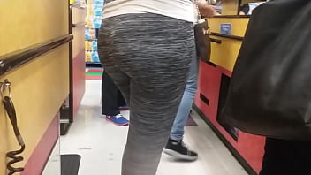 Latinas booty is hella sexy in mi pueblo