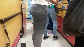 Latinas booty is hella sexy in mi pueblo