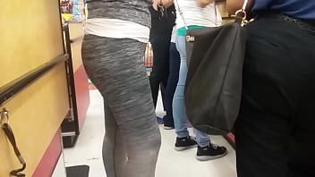 Latinas booty is hella sexy in mi pueblo